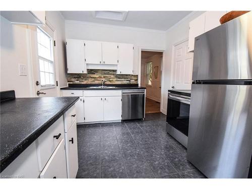 11 Henry Street, St. Catharines, ON - Indoor Photo Showing Kitchen With Double Sink