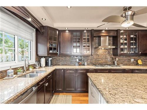 15-6910 Kalar Road, Niagara Falls, ON - Indoor Photo Showing Kitchen With Double Sink With Upgraded Kitchen