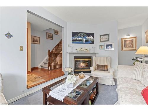 15-6910 Kalar Road, Niagara Falls, ON - Indoor Photo Showing Living Room With Fireplace