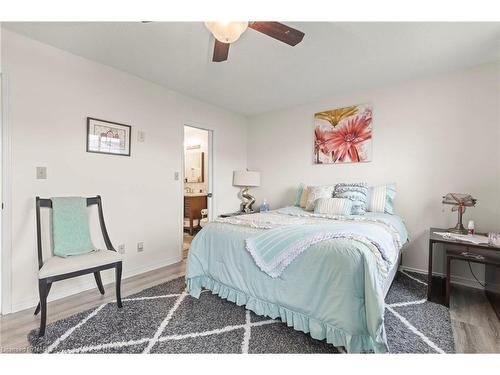 15-6910 Kalar Road, Niagara Falls, ON - Indoor Photo Showing Bedroom