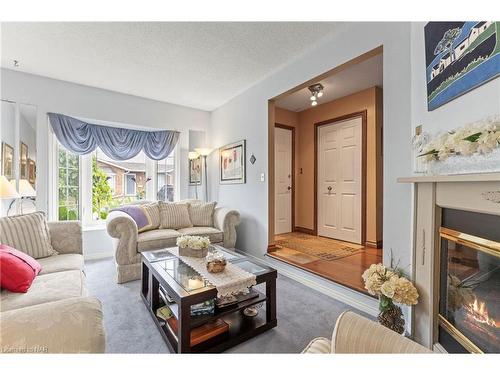 15-6910 Kalar Road, Niagara Falls, ON - Indoor Photo Showing Living Room With Fireplace