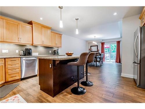 25-7 Gibson Place, St. Catharines, ON - Indoor Photo Showing Kitchen