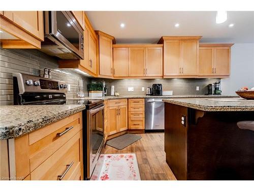 25-7 Gibson Place, St. Catharines, ON - Indoor Photo Showing Kitchen