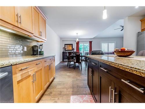 25-7 Gibson Place, St. Catharines, ON - Indoor Photo Showing Kitchen