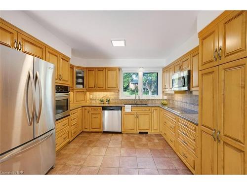 50 Melrose Drive, Niagara-On-The-Lake, ON - Indoor Photo Showing Kitchen