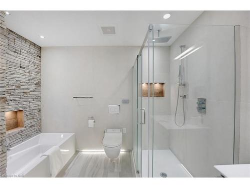 50 Melrose Drive, Niagara-On-The-Lake, ON - Indoor Photo Showing Bathroom