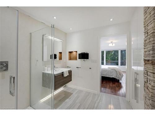 50 Melrose Drive, Niagara-On-The-Lake, ON - Indoor Photo Showing Bathroom