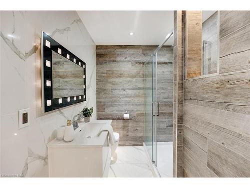 50 Melrose Drive, Niagara-On-The-Lake, ON - Indoor Photo Showing Bathroom