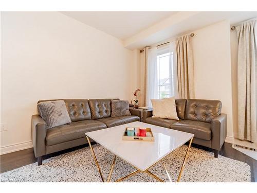 7846 Hackberry Trail, Niagara Falls, ON - Indoor Photo Showing Living Room