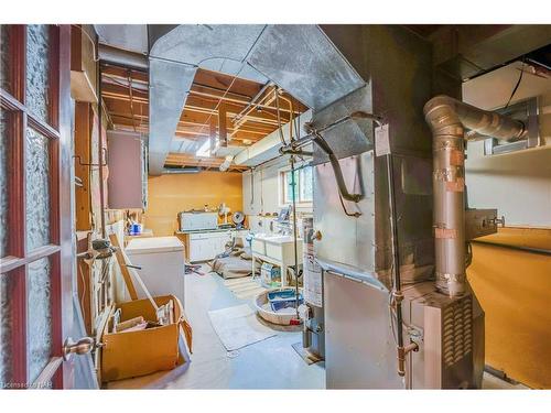 3195 St. Patrick Avenue, Niagara Falls, ON - Indoor Photo Showing Basement