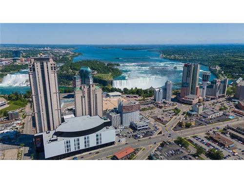 Niagara Falls, ON - Outdoor With View