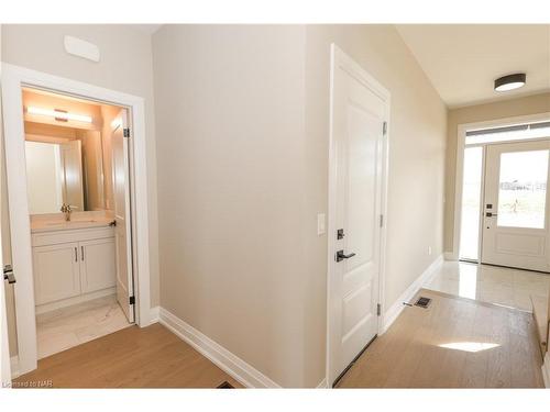 110 Elvira Way, Thorold, ON - Indoor Photo Showing Other Room