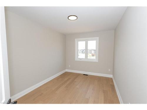 110 Elvira Way, Thorold, ON - Indoor Photo Showing Other Room