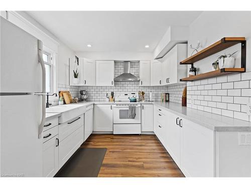 2 Nickerson Avenue, St. Catharines, ON - Indoor Photo Showing Kitchen