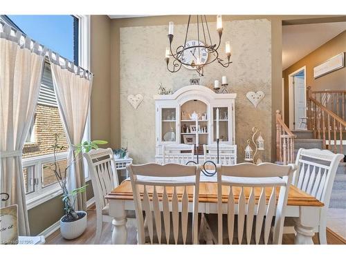 5991 Andrea Drive, Niagara Falls, ON - Indoor Photo Showing Dining Room