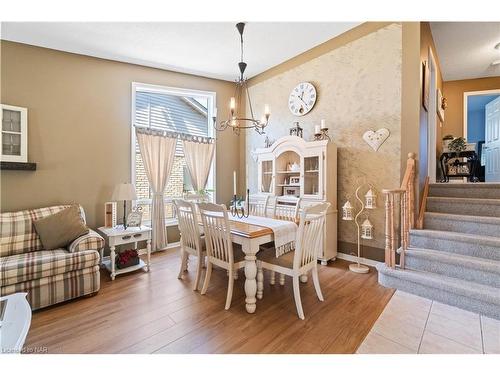 5991 Andrea Drive, Niagara Falls, ON - Indoor Photo Showing Dining Room