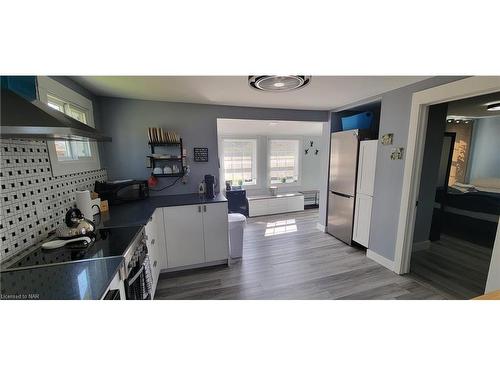 402 Schooley Road, Crystal Beach, ON - Indoor Photo Showing Kitchen With Double Sink