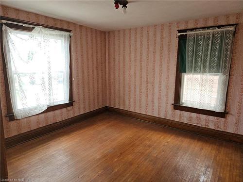 5174 Jepson Street, Niagara Falls, ON - Indoor Photo Showing Other Room