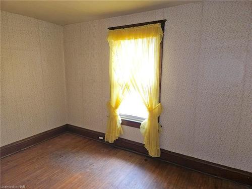 5174 Jepson Street, Niagara Falls, ON - Indoor Photo Showing Other Room