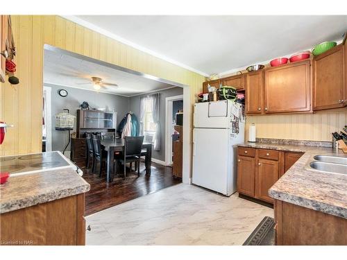 640 King Street, Port Colborne, ON - Indoor Photo Showing Kitchen With Double Sink