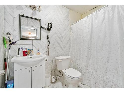 640 King Street, Port Colborne, ON - Indoor Photo Showing Bathroom