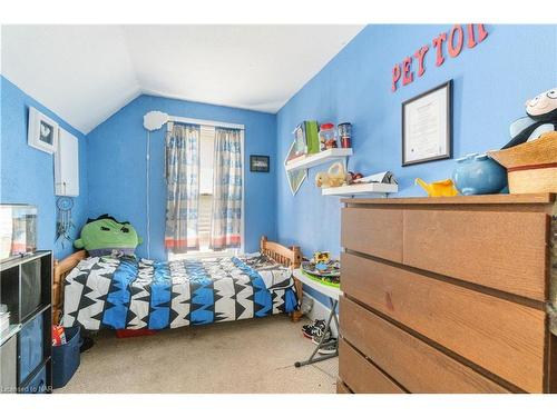 640 King Street, Port Colborne, ON - Indoor Photo Showing Bedroom