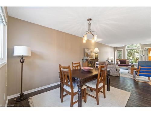 14 Meadowbrook Lane, Fonthill, ON - Indoor Photo Showing Dining Room