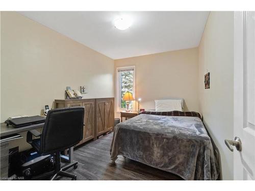 14 Meadowbrook Lane, Fonthill, ON - Indoor Photo Showing Bedroom