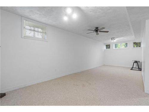 14 Meadowbrook Lane, Fonthill, ON - Indoor Photo Showing Other Room