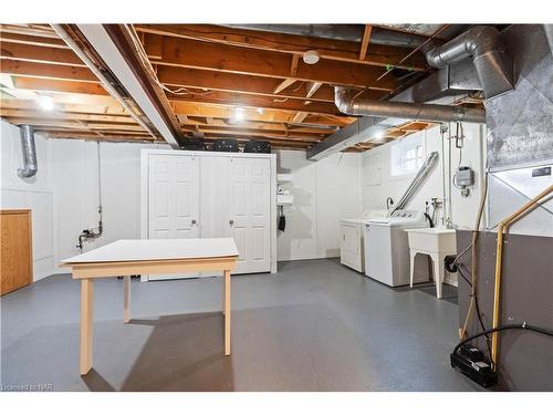 14 Meadowbrook Lane, Fonthill, ON - Indoor Photo Showing Basement