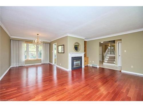 1 Tottenham Court Court, Niagara-On-The-Lake, ON - Indoor Photo Showing Living Room With Fireplace