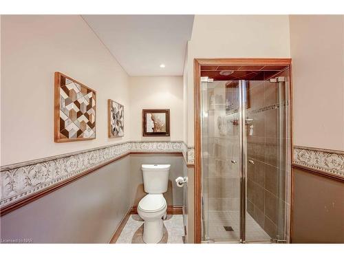 4937 Tara Avenue, Niagara Falls, ON - Indoor Photo Showing Bathroom