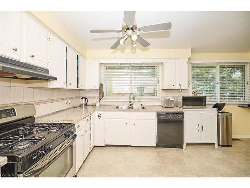 4127 Niagara Boulevard, Fort Erie, ON - Indoor Photo Showing Kitchen With Double Sink