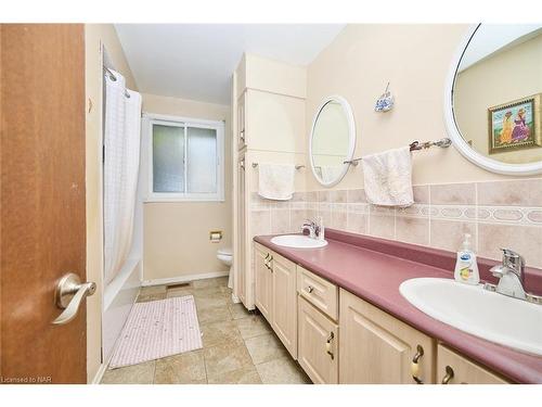 4127 Niagara Boulevard, Fort Erie, ON - Indoor Photo Showing Bathroom