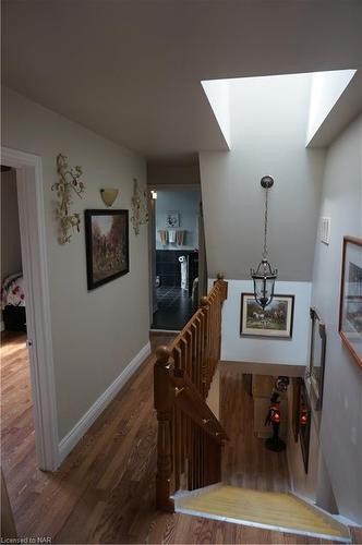 62 Cecil Street, St. Catharines, ON - Indoor Photo Showing Bedroom