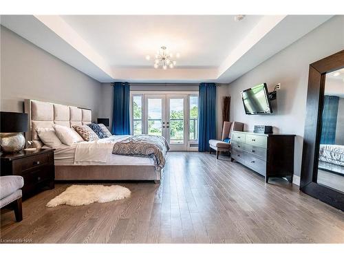 121 Teal Avenue, Hamilton, ON - Indoor Photo Showing Bedroom