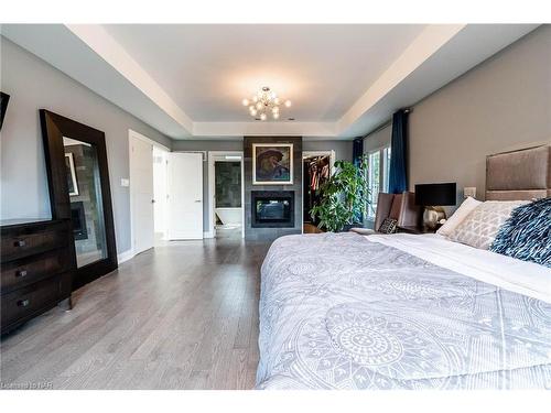 121 Teal Avenue, Hamilton, ON - Indoor Photo Showing Bedroom