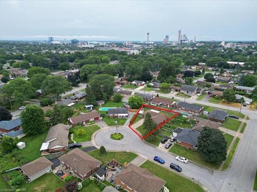 5966 Barton Crescent, Niagara Falls, ON - Outdoor With View