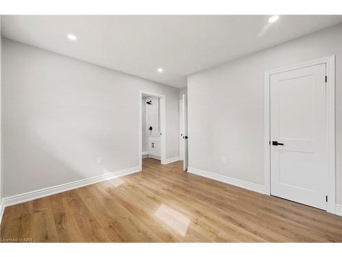 7310 Fern Avenue, Niagara Falls, ON - Indoor Photo Showing Other Room