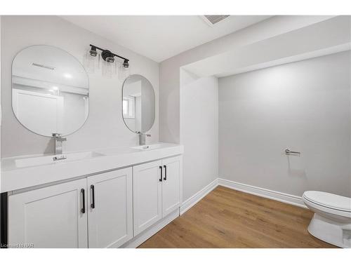 7310 Fern Avenue, Niagara Falls, ON - Indoor Photo Showing Bathroom