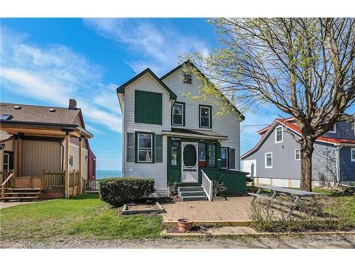 11611 Beach Road W, Wainfleet, ON - Outdoor With Facade