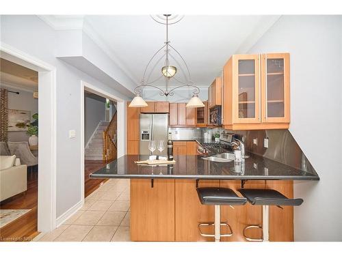 36 Natalie Court, Thorold, ON - Indoor Photo Showing Kitchen