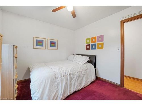 695 Grandview Road, Fort Erie, ON - Indoor Photo Showing Bedroom