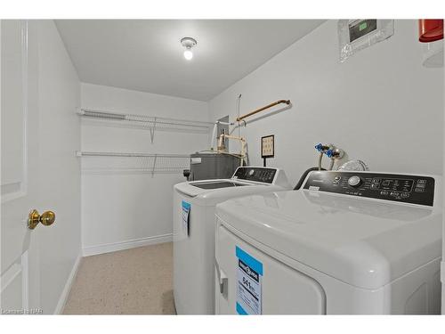 302-432 Main Street E, Hamilton, ON - Indoor Photo Showing Laundry Room