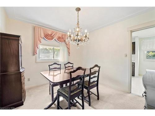 4 Prince Robert Court, St. Catharines, ON - Indoor Photo Showing Dining Room