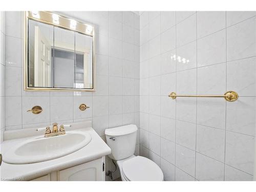 4 Prince Robert Court, St. Catharines, ON - Indoor Photo Showing Bathroom