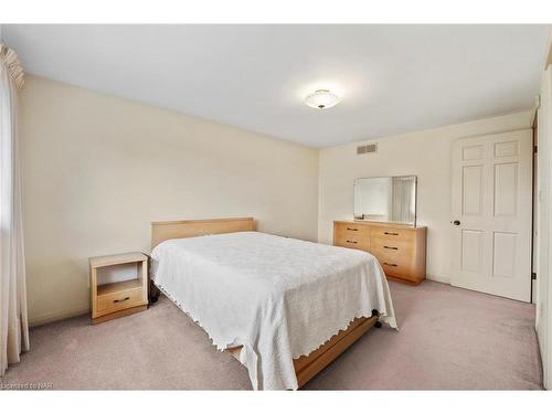 4 Prince Robert Court, St. Catharines, ON - Indoor Photo Showing Bedroom