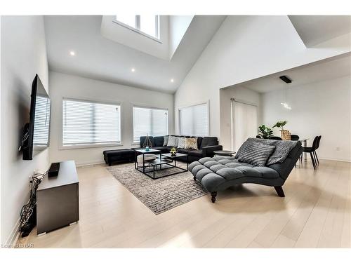 156 Schooners Lane, Thornbury, ON - Indoor Photo Showing Living Room