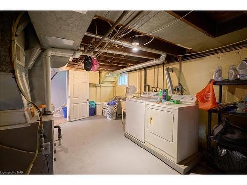 70 Sherwood Avenue, St. Catharines, ON - Indoor Photo Showing Laundry Room