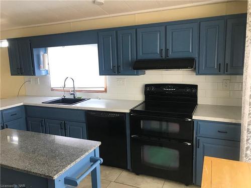 187-3033 Townline Road, Stevensville, ON - Indoor Photo Showing Kitchen